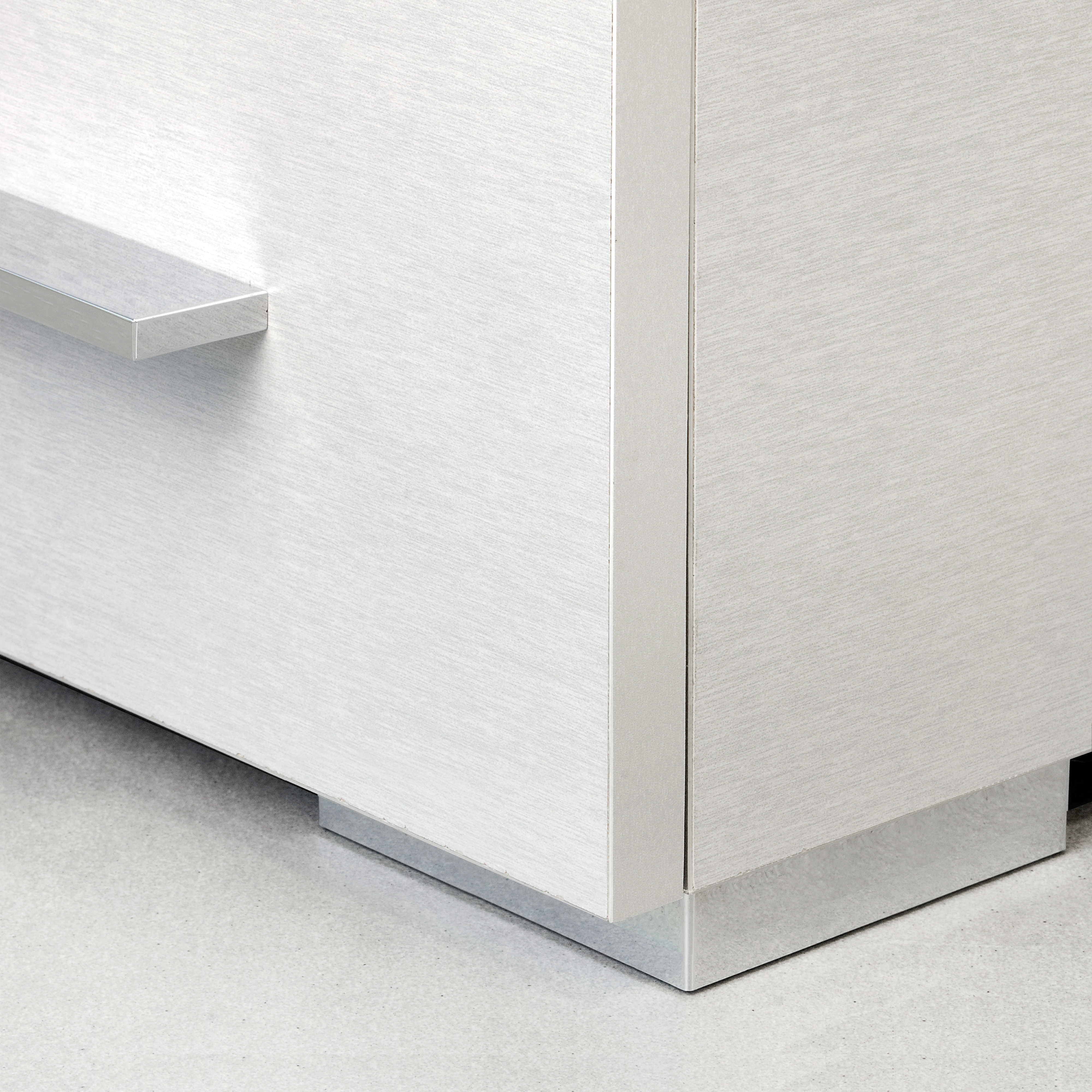 Emuca Pie para mueble Alumix 8, altura 24 mm, Pintado aluminio, Plstico