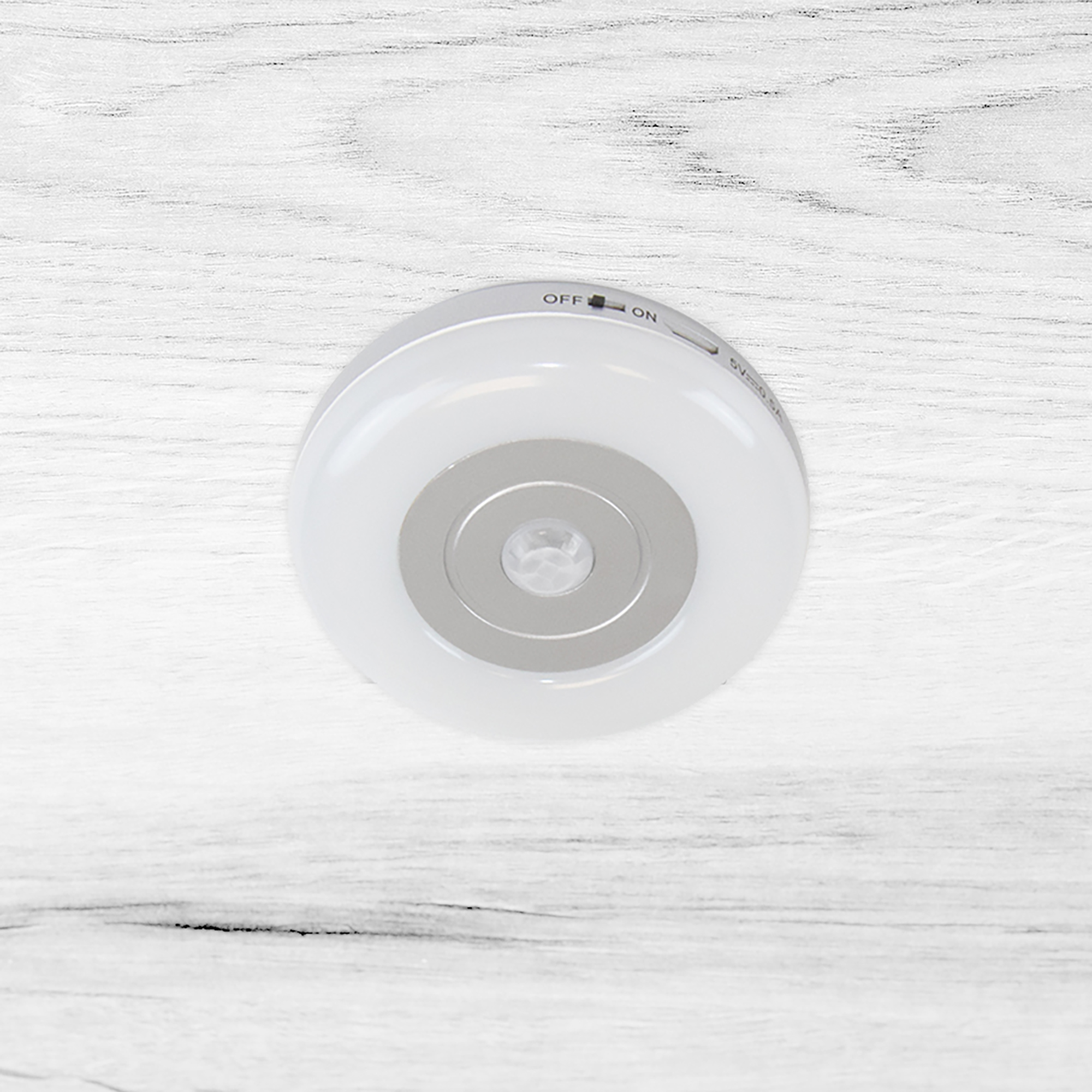 Emuca Aplique LED Crater recargable por USB y con sensor de movimiento, 1 W, Pintado aluminio, Plstico