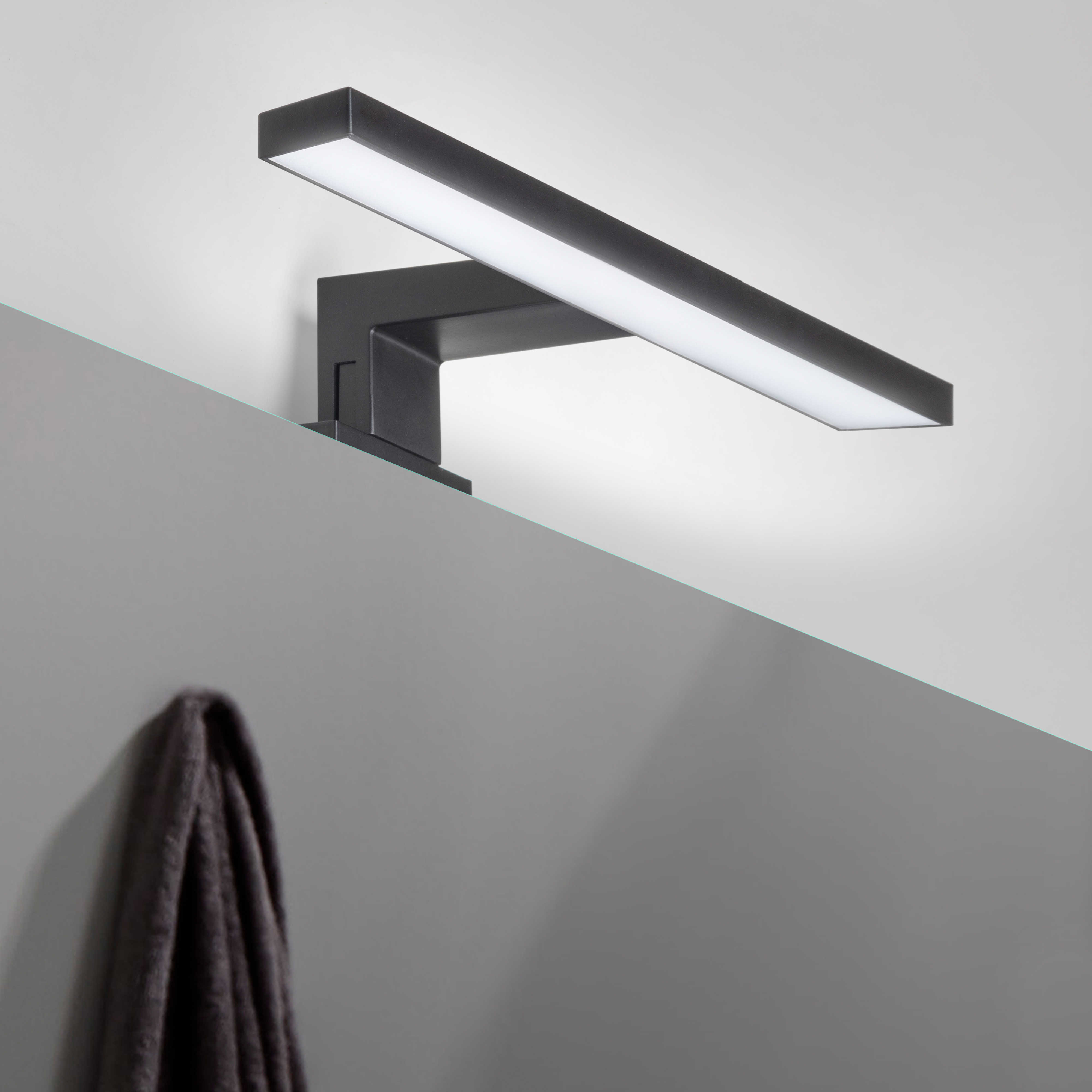 Emuca Foco LED para espejo de bao Virgo (AC 230V 50Hz), 6 W, Pintado negro, Plstico